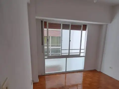 Presidente José Evaristo Uriburu 700