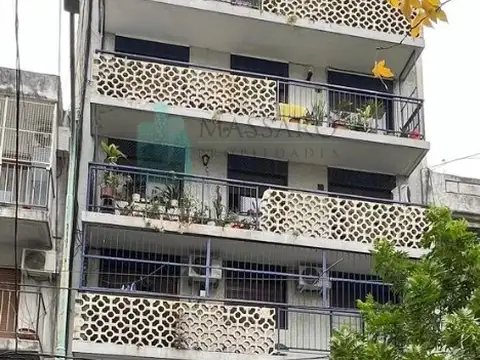 Departamento 2 ambientes con balcón, Barrio Norte.