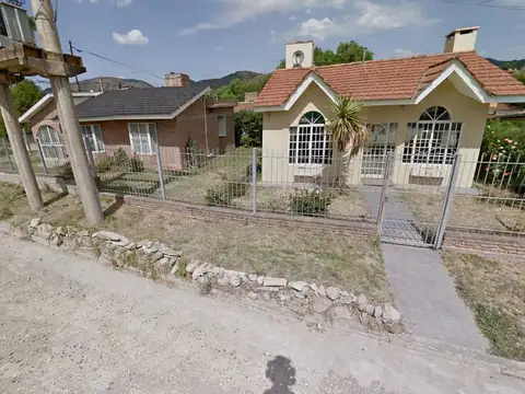 EN VENTA 2 CASAS EN VILLA CARLOS PAZ