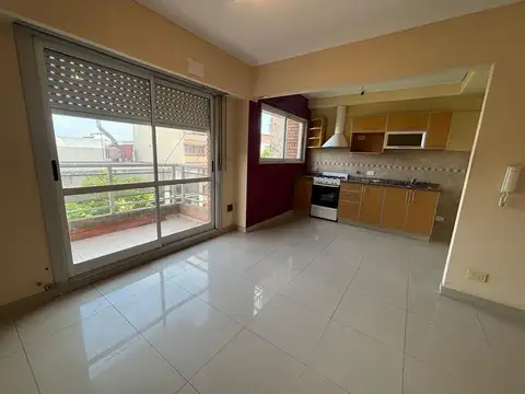 Departamento en alquiler dos amb ( semipiso)