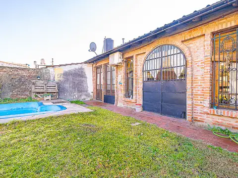 Casa 4 ambientes con 1 baño