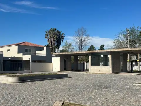 Casa en Venta al Este