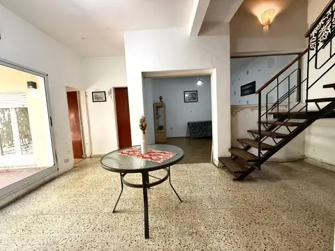 Depto Tipo Casa en Venta de 4 ambientes