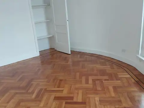 Departamento de 4 AMB. con dependencia + otro departamento