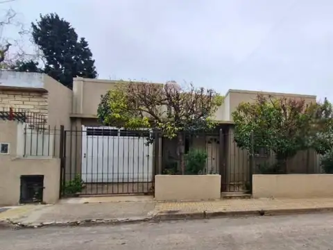 VENTA CASA 5 AMBIANTES MORON APTO CREDITO