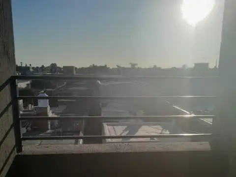 Dpto 2 amb al frente con balcon