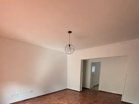 Departamento en Alquiler en Bernal, $ 900.000