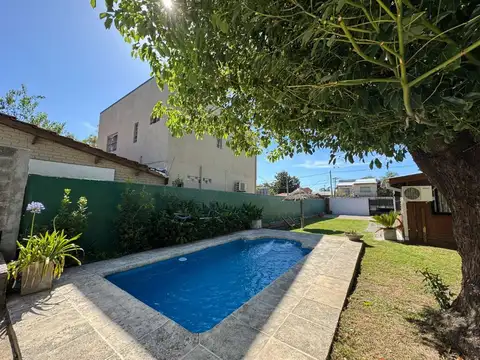 VENTA CASA CON PILETA EN VENTA - GARÍN CENTRO