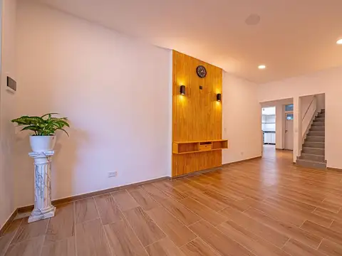 Casa 4 ambientes con 2 baños