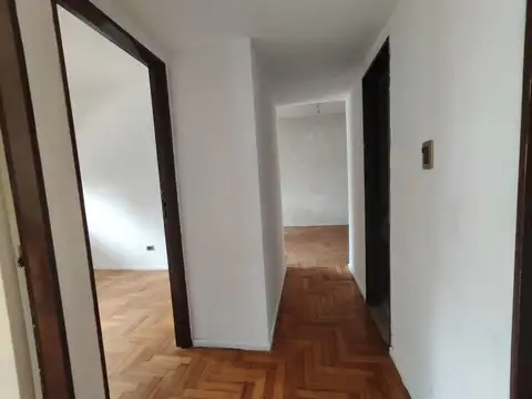 Venta Departamento 3 Amb Frente Avenida Garay 2400