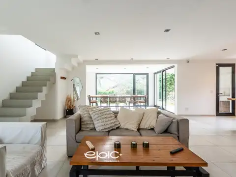 Casa en Alquiler Temporal con 1 cochera