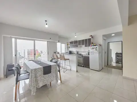 VENTA DEPARTAMENTO 2 AMBIENTES  FLORES LUMINOSO  PISO 7