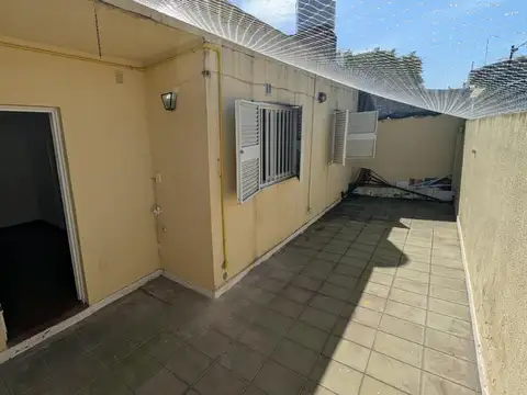 Alquiler PH 2 Amb. con patio Juncal  al 2500 Lanus Este
