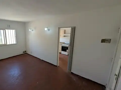 Departamento en Alquiler en Lanús Este, $ 490.000