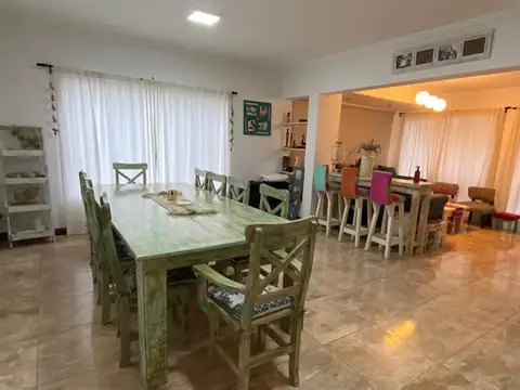 Casa 4 ambientes con 3 baños