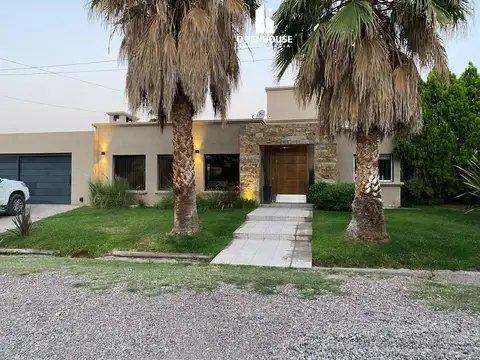 OPENHOUSE vende hermosa casa en Barrio Altos Carrodilla,Luján de cuyo.