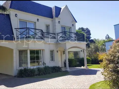 Casa en Venta de 5 dormitorios