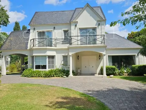 Casa en Venta en El Ombú, USD 440.000