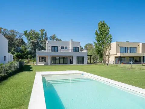 Casa en venta en el Barrio Medal Country club, Pilar, GBA Norte - 4 Ambientes