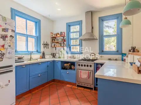 Casa en Venta con 3 cocheras