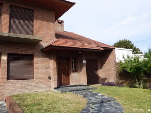 Casa en venta en Villa Elisa - Dacal Bienes Raíces