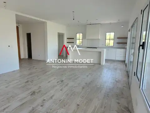 CASA EN VENTA EN PUERTOS ARAUCARIAS - ESCOBAR