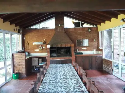 Casa en alquiler - 2 Dormitorios 1 Baño - Ezeiza