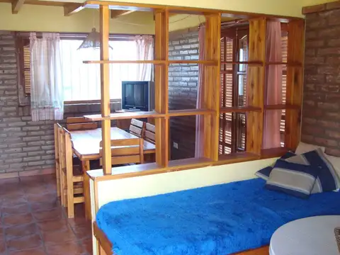 Casa 10 ambientes con 4 baños