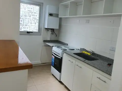 Av Centenario 2500, Piso 1
