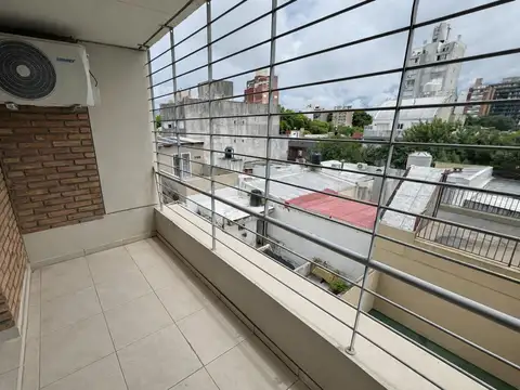 Departamento en Alquiler en Echesortu, $ 320.000
