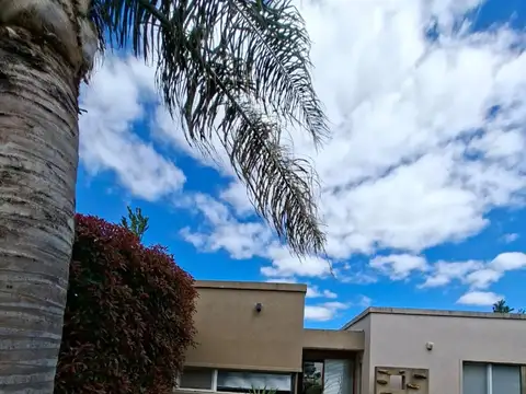 Casa en Alquiler de 3 dormitorios