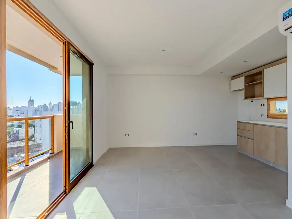 Diagonal 73 e/ 42 y 43 2500