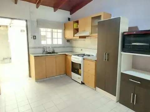 Casa en Alquiler en Villa Elvira, $ 600.000