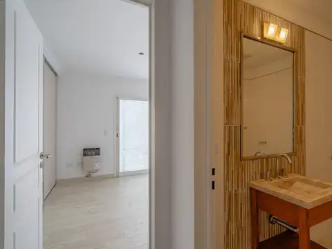 Depto Tipo Casa 4 ambientes con 3 baños