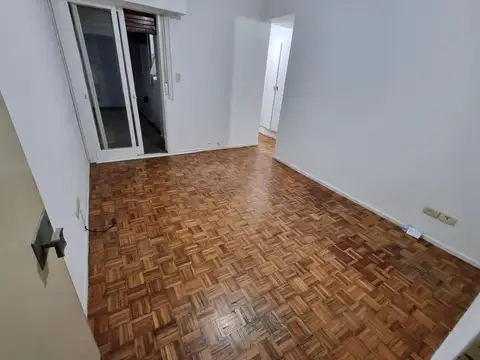 Venta 2 ambientes con patio en Belgrano