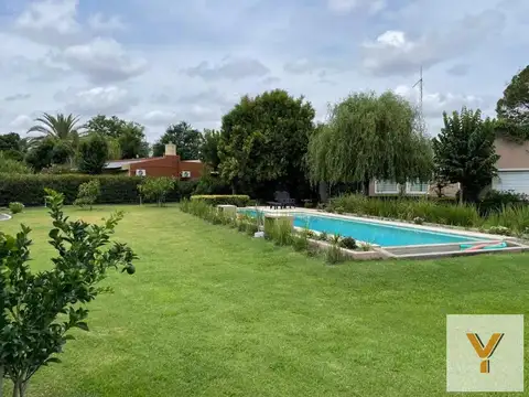 Casa Quinta en venta - 2 Dormitorios 2 Baños - 1.500Mts2 - Chivilcoy