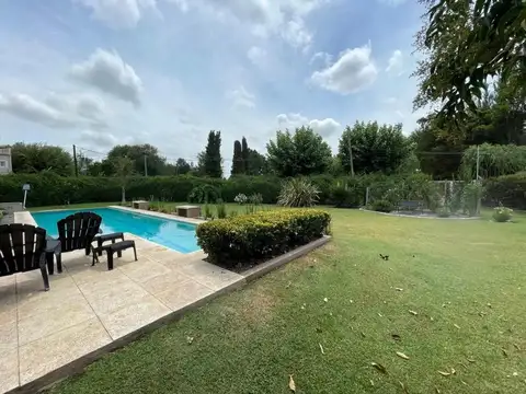 Casa Quinta en venta - 2 Dormitorios 2 Baños - 1.500Mts2 - Chivilcoy