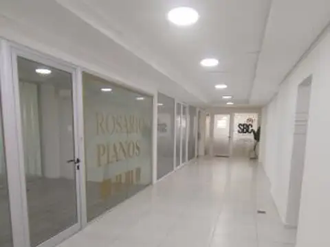 Oficina Monoambiente con 4 baños