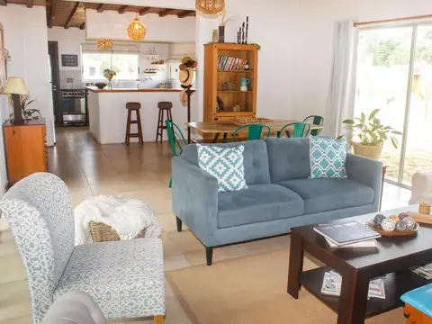 Leopoldina Rosa y  Ajax, La Barra