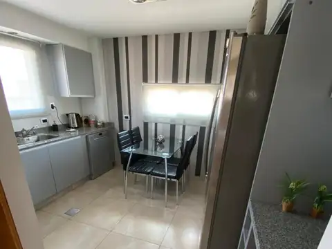 Departamento 6 ambientes con 2 baños