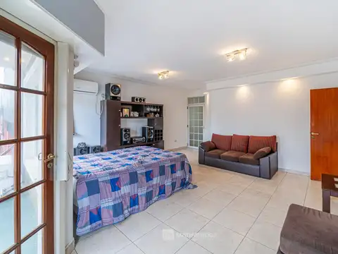 Depto Tipo Casa en Venta con 1 cocheras