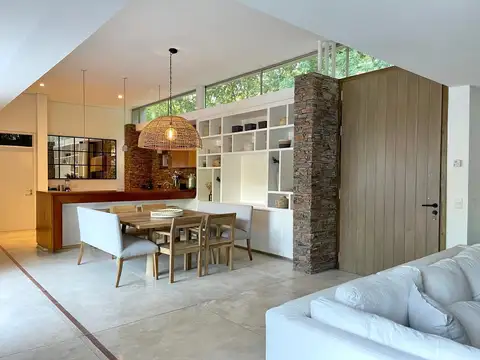 Casa 7 ambientes con 3 baños
