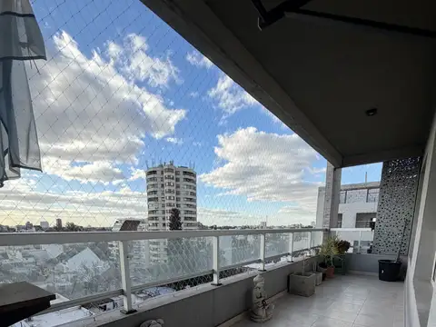 Excelente Departamento De 3 Ambientes Con Cochera De Mas De 100m2 En Alquiler