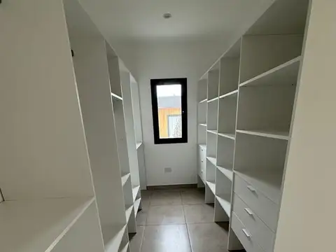 Casa  en Venta en San Ramiro, Pilar del Este, Pilar