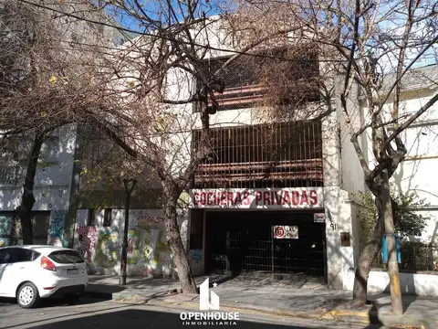 OPENHOUSE inmobiliaria vende cochera en pleno centro de la Ciudad de Mendoza. 