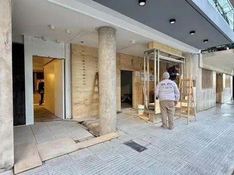 Avenida General Indalecio Chenaut 1700