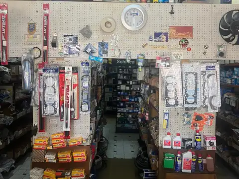 LOCAL CON DEPOSITO FUNCIONANDO VENTA DE AUTOPARTES Y REPUESTOS FIAT EN EXCELENTE ZONA