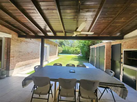 Casa 3 ambientes con 2 baños