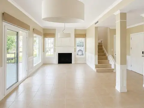 Casa en Venta en Abril Club De Campo, USD 700.000