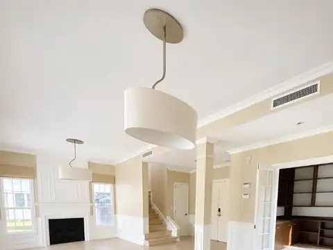Casa 5 ambientes con 4 baños